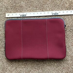Targus Laptop Sleeve Travel Carry Case Maroon